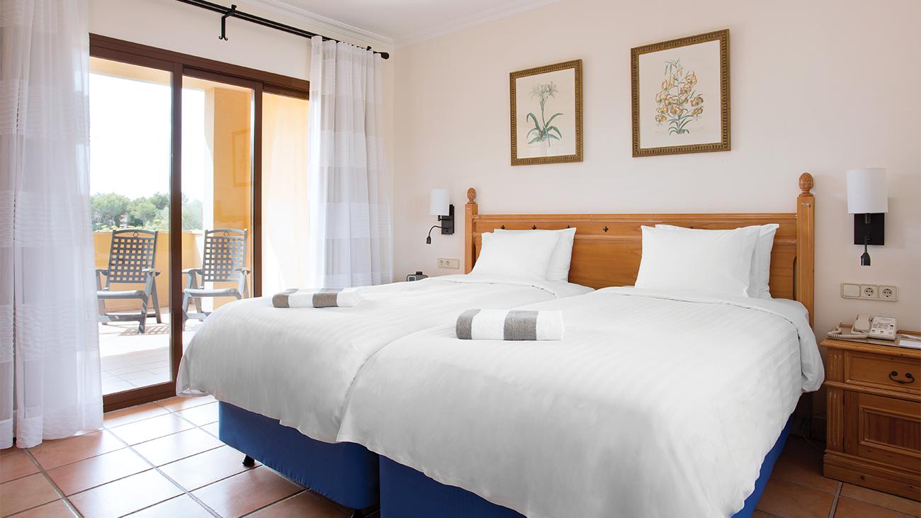 Guest Bedroom, 2 Twins